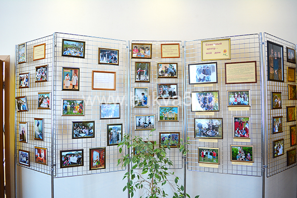 Оформление фотовыставки с участием звёзд из Дома-2 в культурном центре «Лофт Проект Этажи».